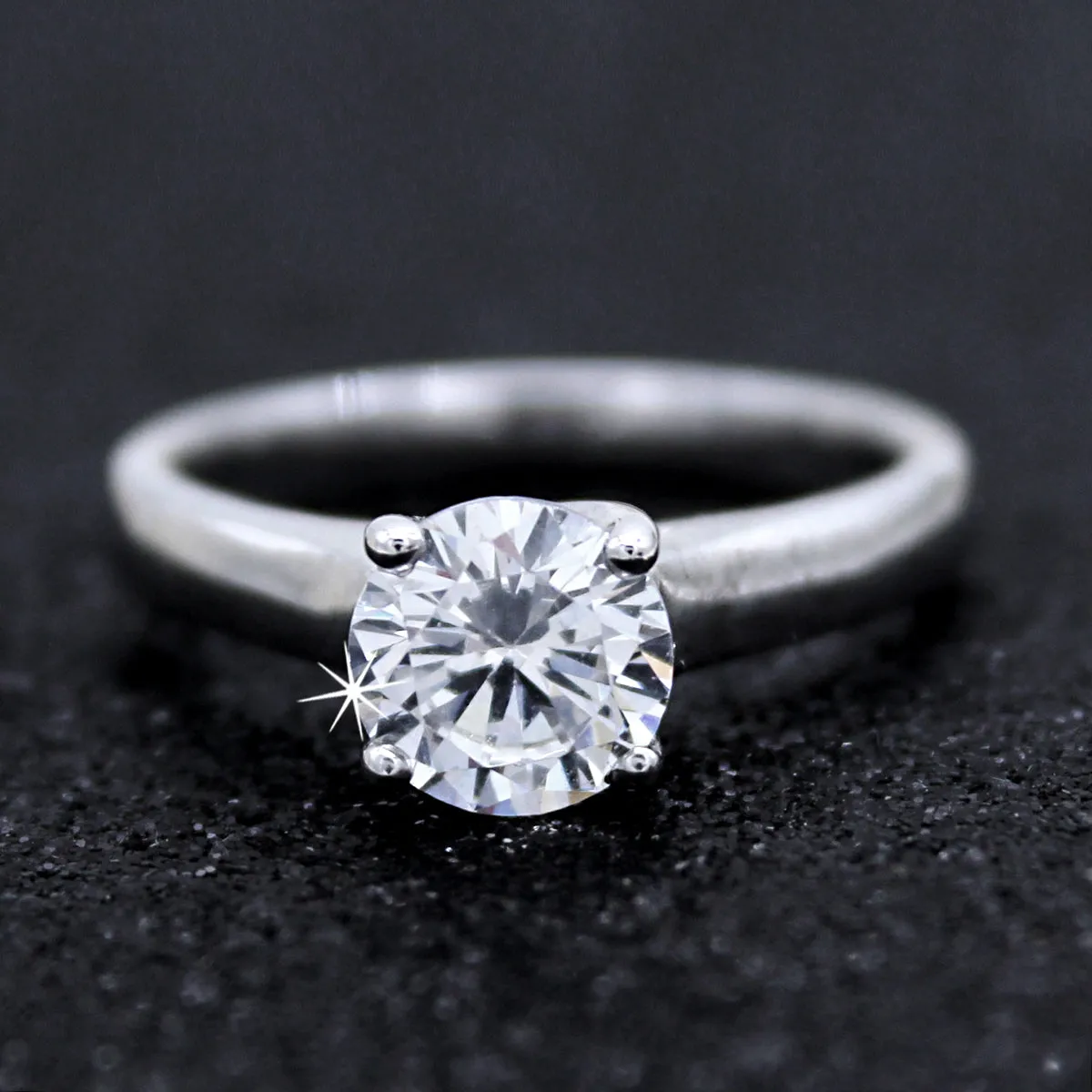 1CT Round-Cut Solitaire Diamond Ring Cross Over Prong