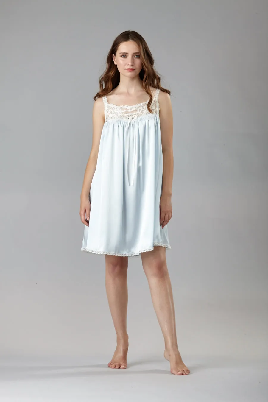 4017 - Short Nightgown with shoulder straps