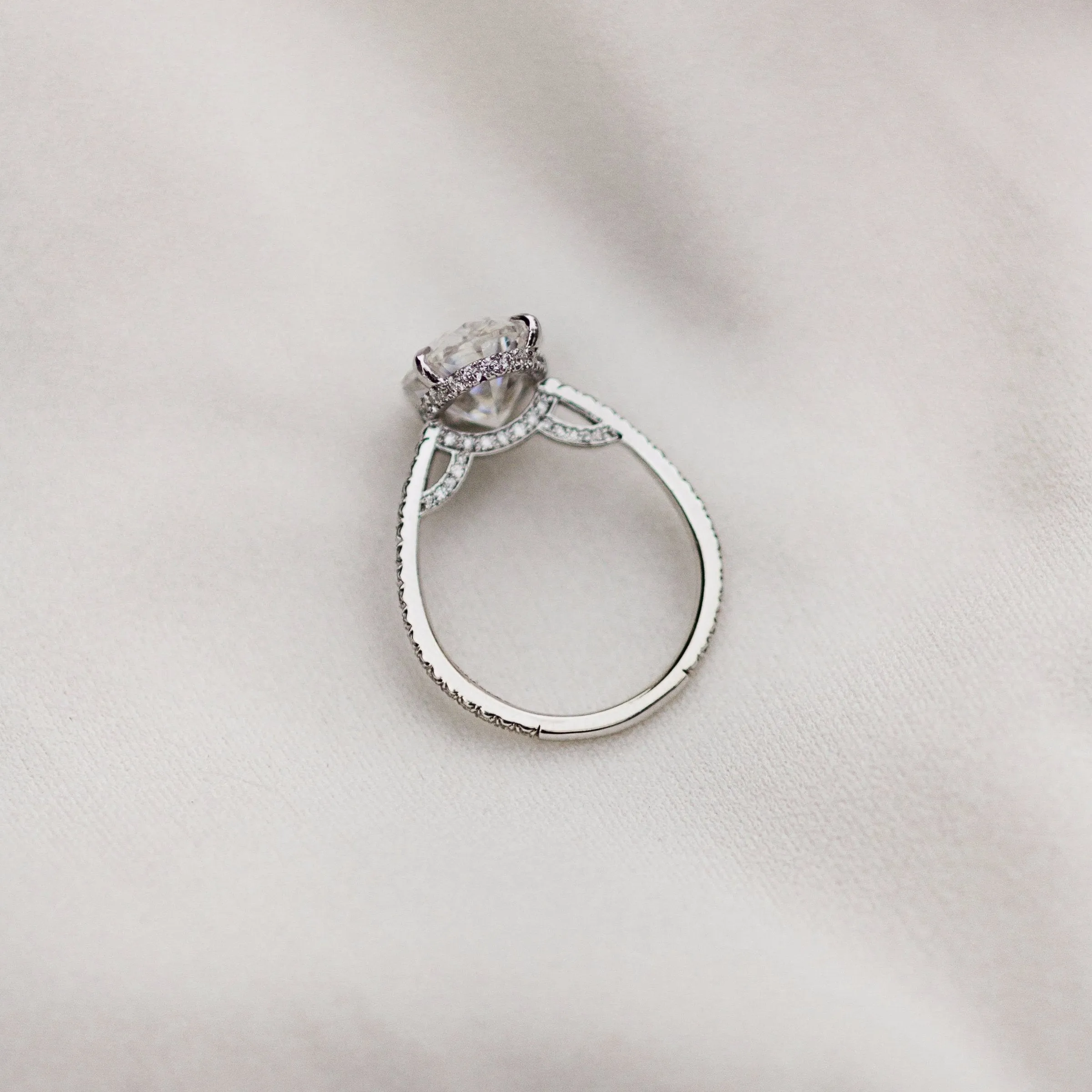 8.00ct christmas gift crushed ice oval cut moissanite engagement ring 14k/18k solid gold antique Unique Diamond wedding Ring Scallop Pave