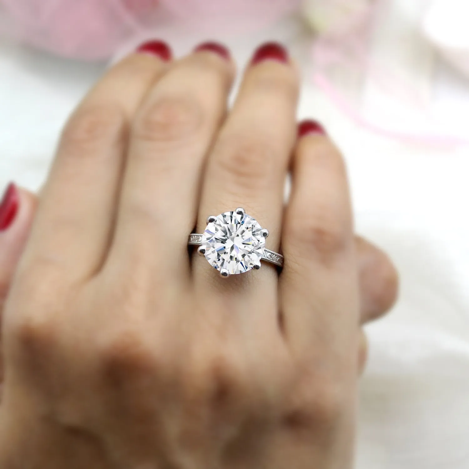 8.50 Ct Round Solitaire Diamond Engagement 9kt White Gold Ring