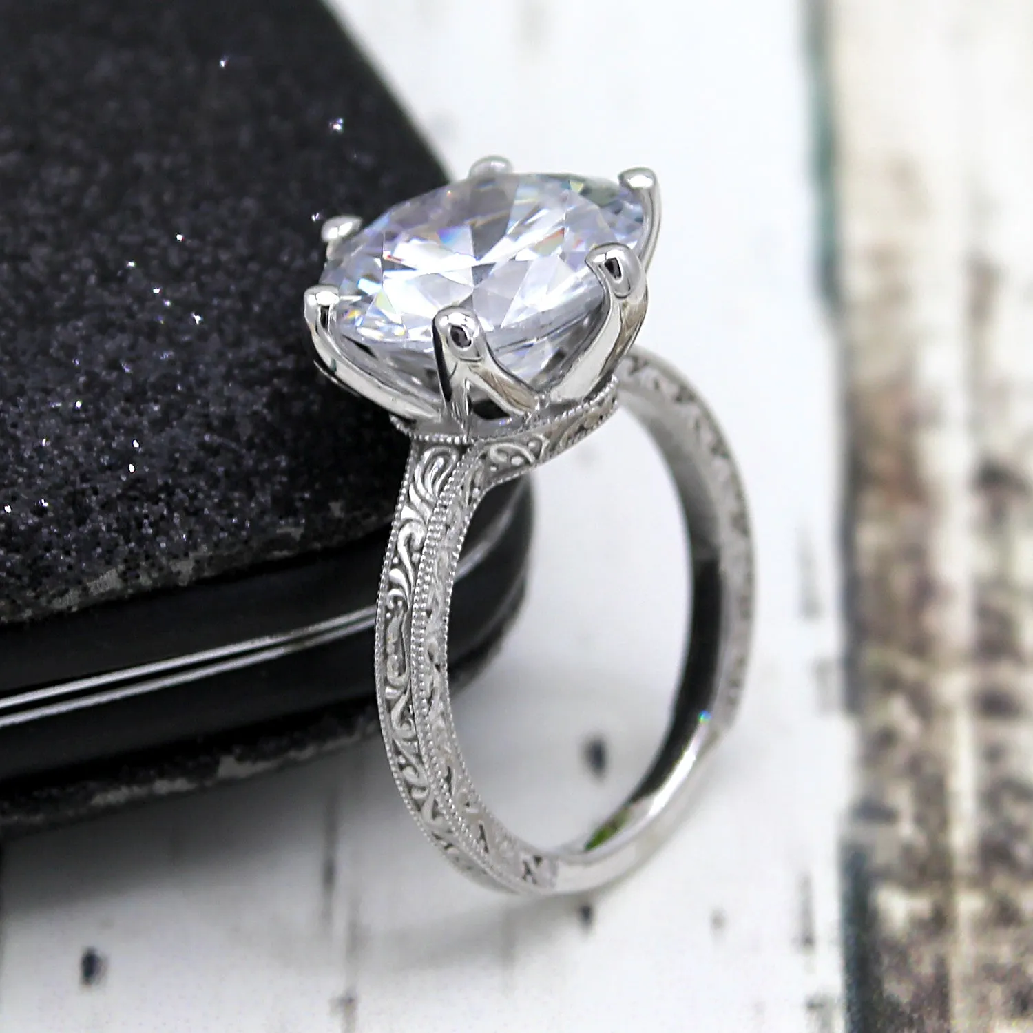 8.50 Ct Round Solitaire Diamond Engagement 9kt White Gold Ring