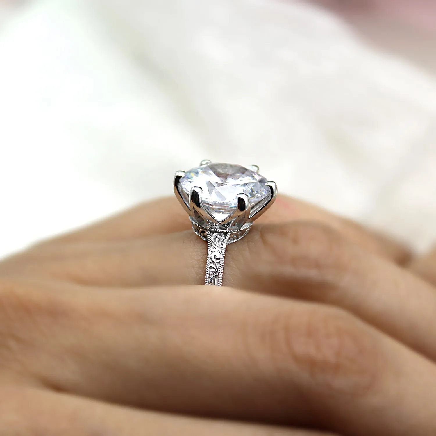 8.50 Ct Round Solitaire Diamond Engagement 9kt White Gold Ring