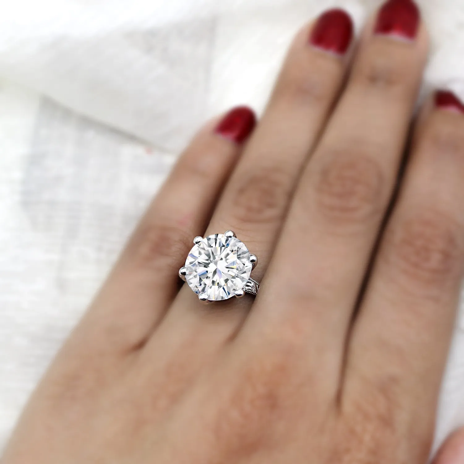 8.50 Ct Round Solitaire Diamond Engagement 9kt White Gold Ring