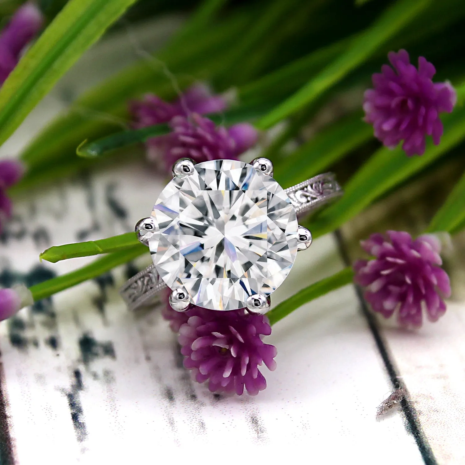 8.50 Ct Round Solitaire Diamond Engagement 9kt White Gold Ring