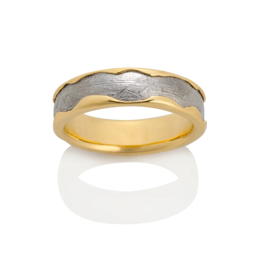 Arcturus Meteorite 18K Yellow Gold Ring