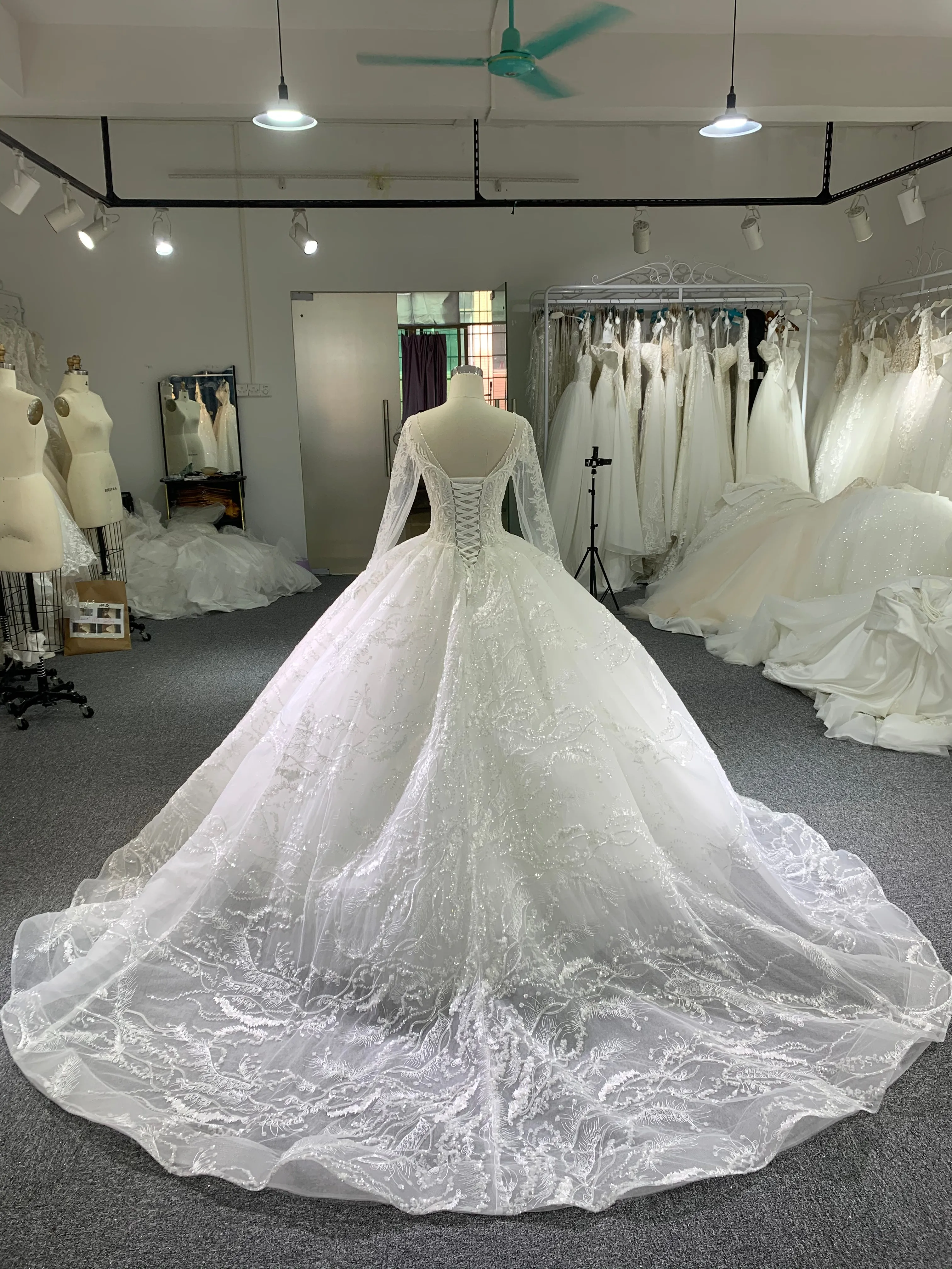 BYG new style long sleeves chapel train bridal gown