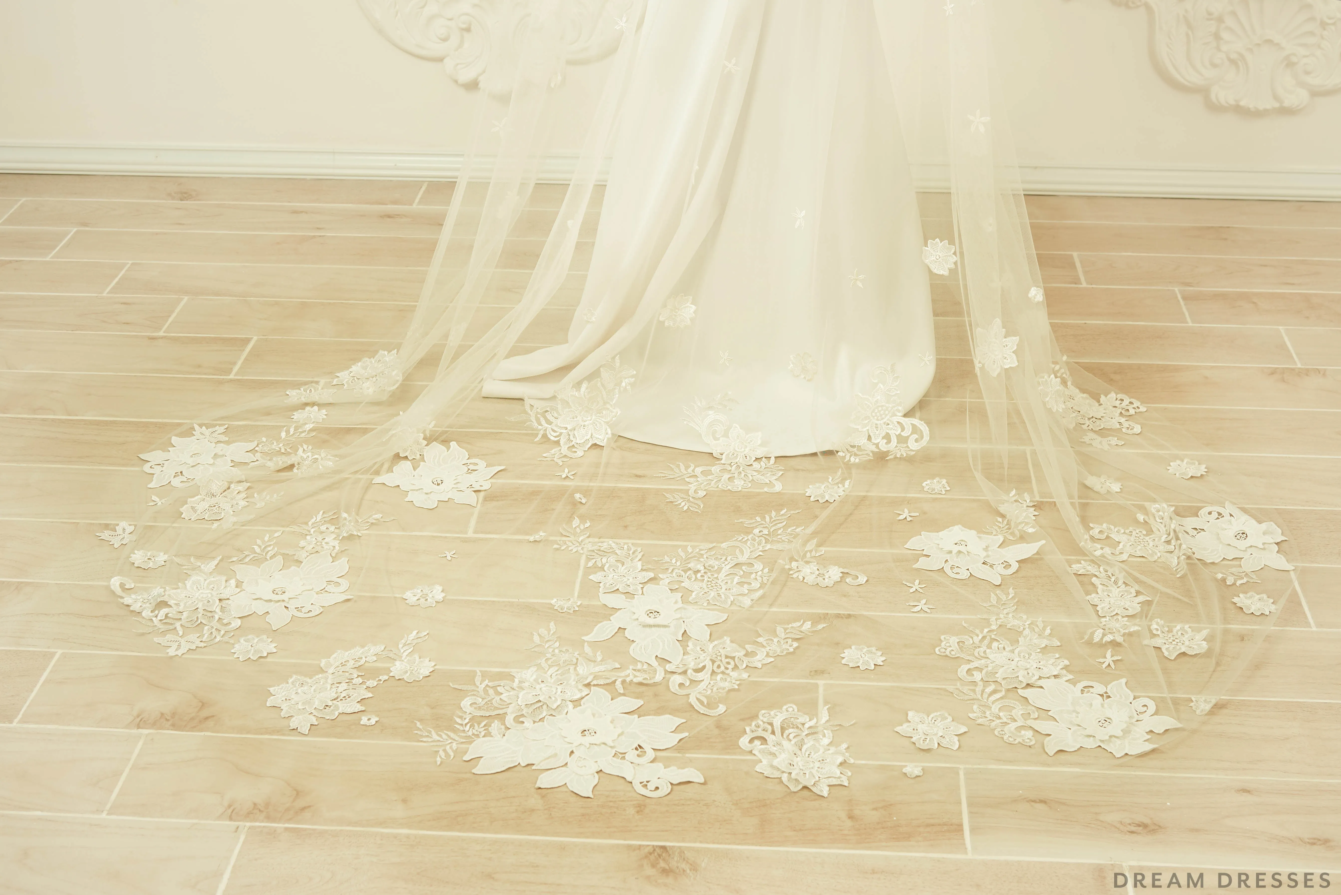Cathedral Lace Veil (#Bethia)