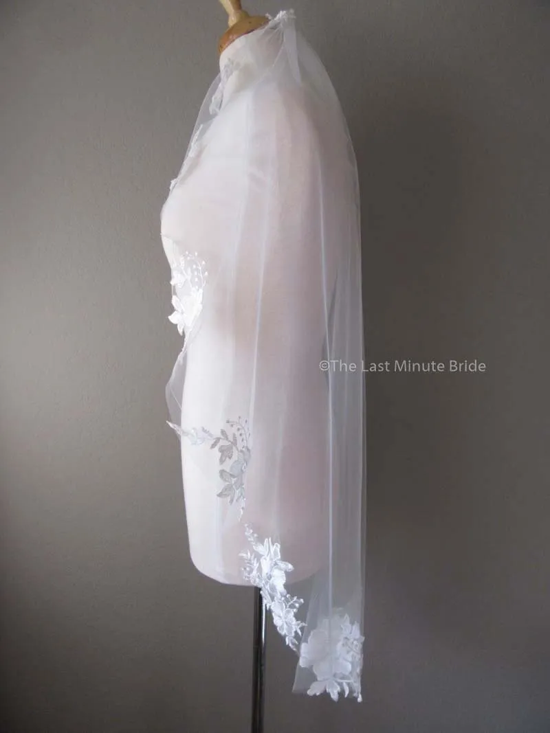 Fingertip Length Veil Style: Bloomin'