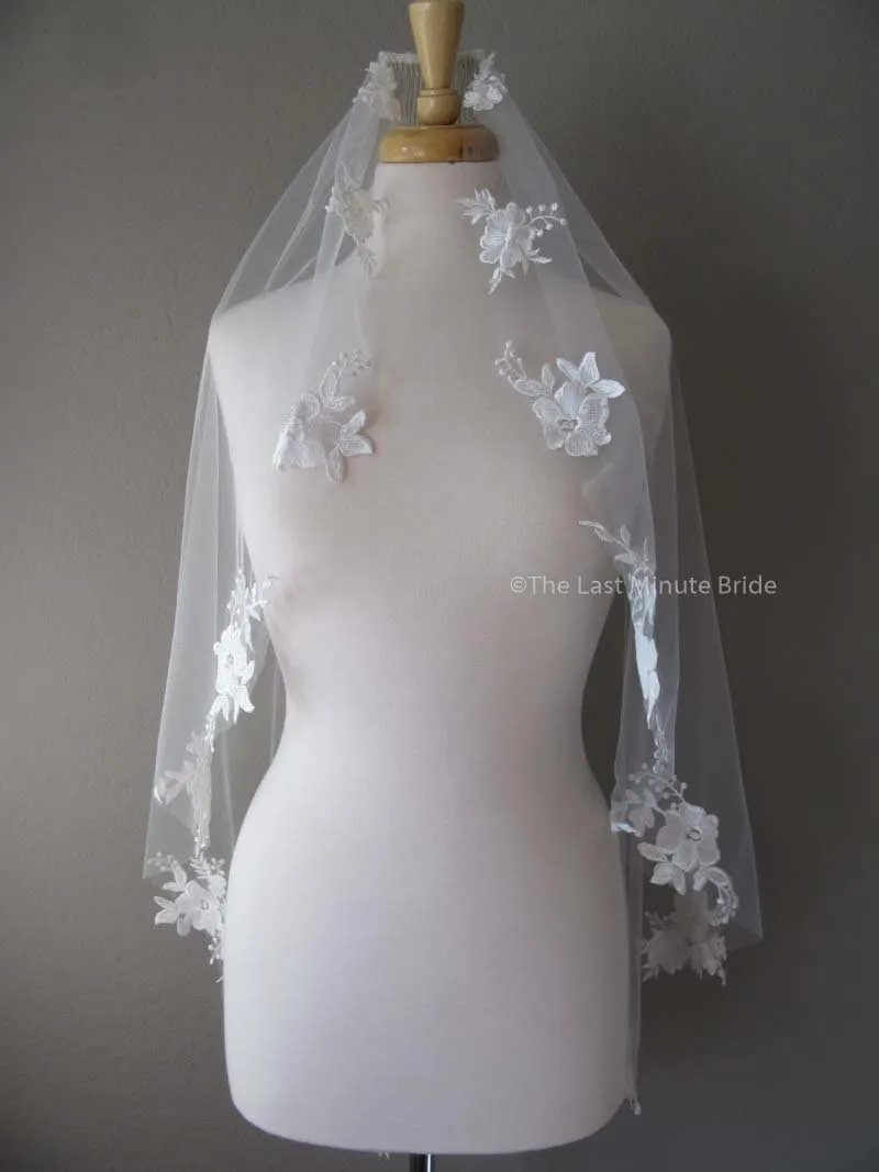 Fingertip Length Veil Style: Bloomin'