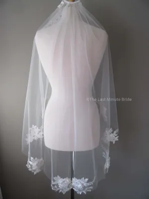 Fingertip Length Veil Style: Bloomin'