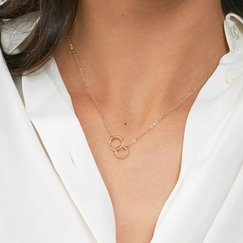 Interlocking Circle Necklace