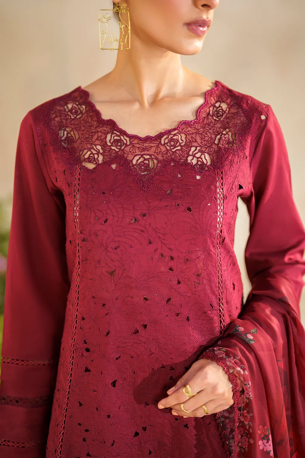 IZNIK | FESTIVE LAWN '24 | SFL-02 EMBROIDERED LAWN