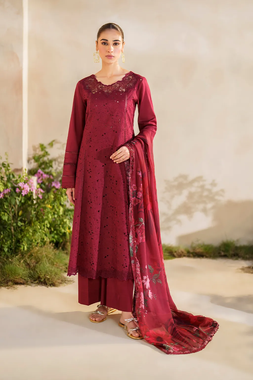 IZNIK | FESTIVE LAWN '24 | SFL-02 EMBROIDERED LAWN