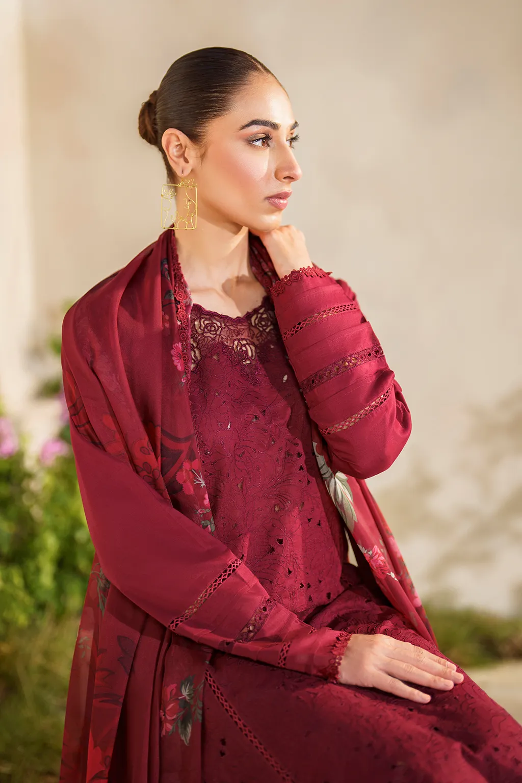IZNIK | FESTIVE LAWN '24 | SFL-02 EMBROIDERED LAWN