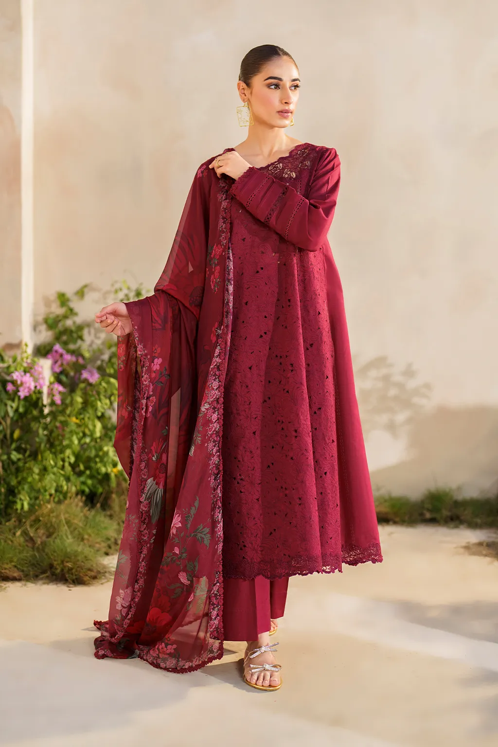 IZNIK | FESTIVE LAWN '24 | SFL-02 EMBROIDERED LAWN