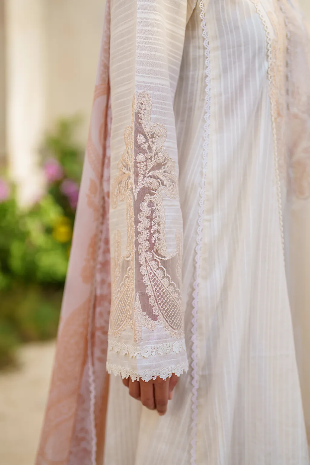 IZNIK | FESTIVE LAWN '24 | SFL-03 EMBROIDERED LAWN