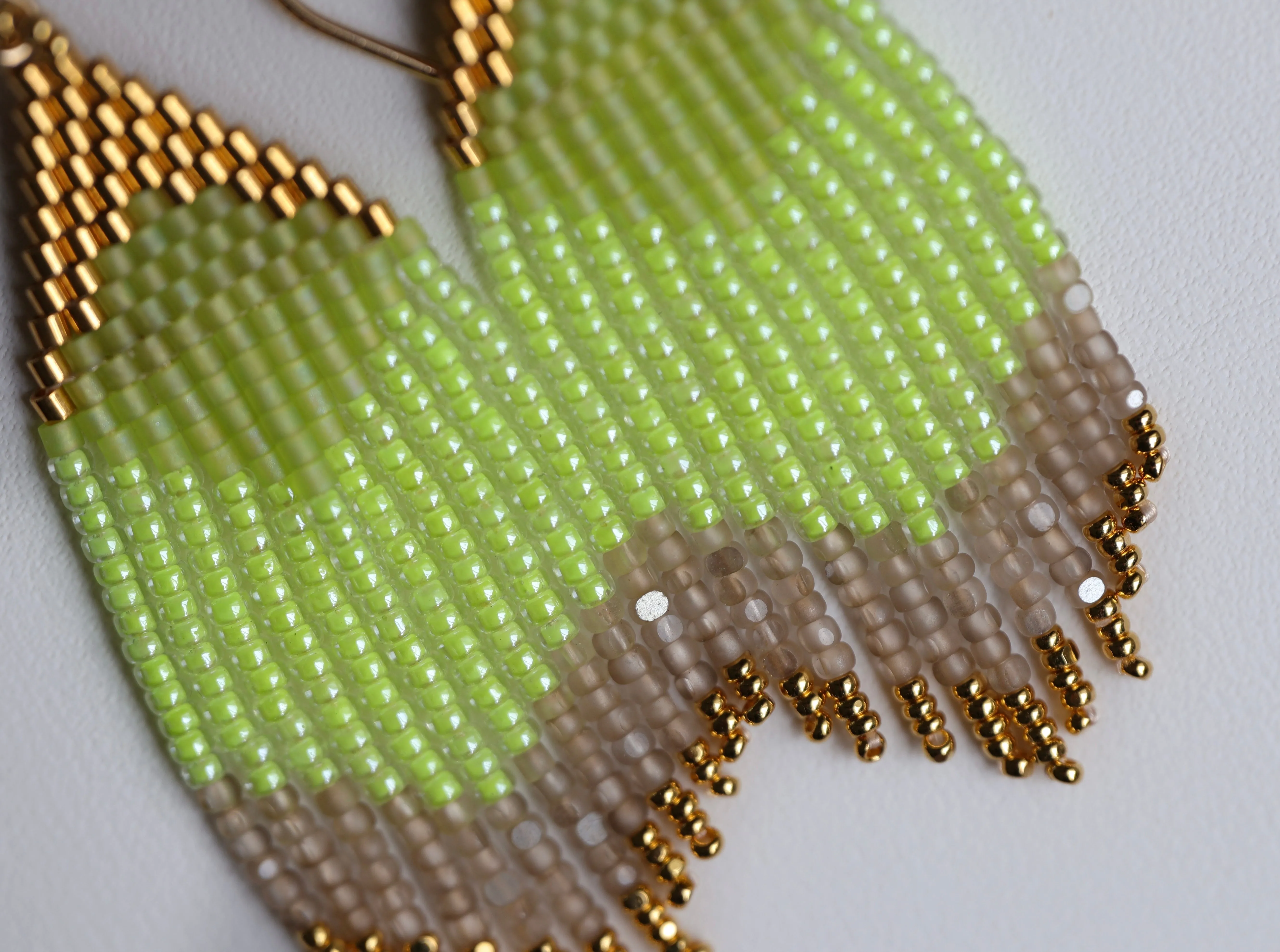 Neon Lemon Lime   Taupe