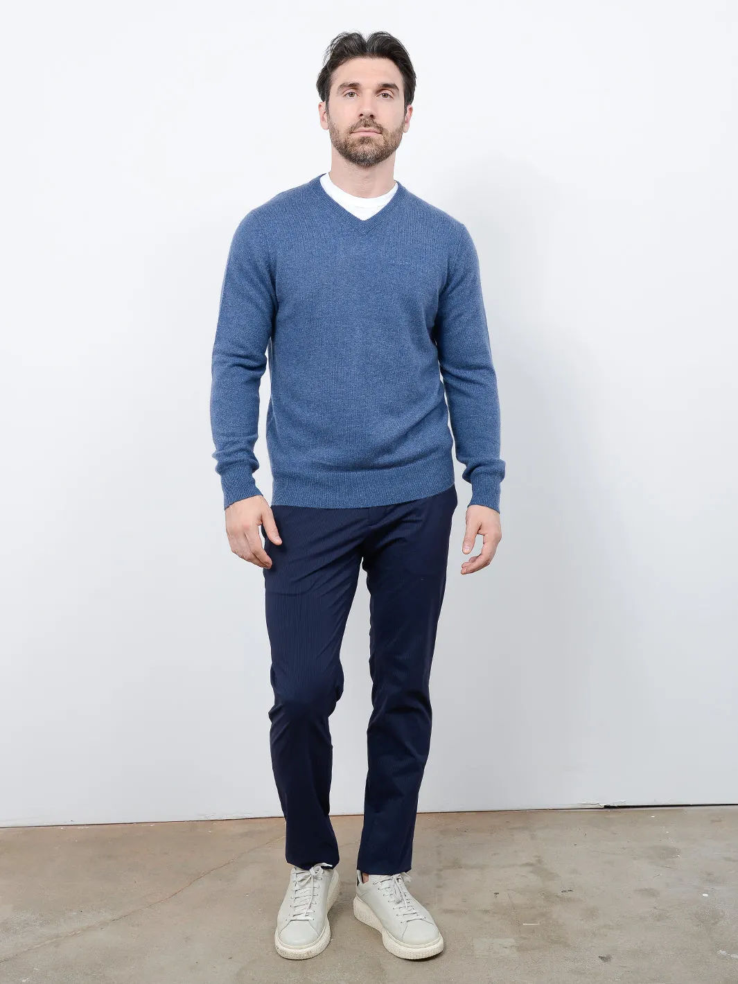 Nicholas Men's Cashmere V Neck