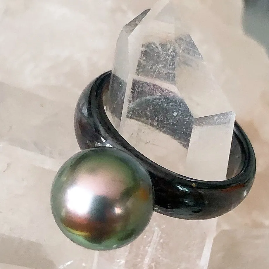 Peacock Tahitian Pearl on Zirconia Ceramic Band