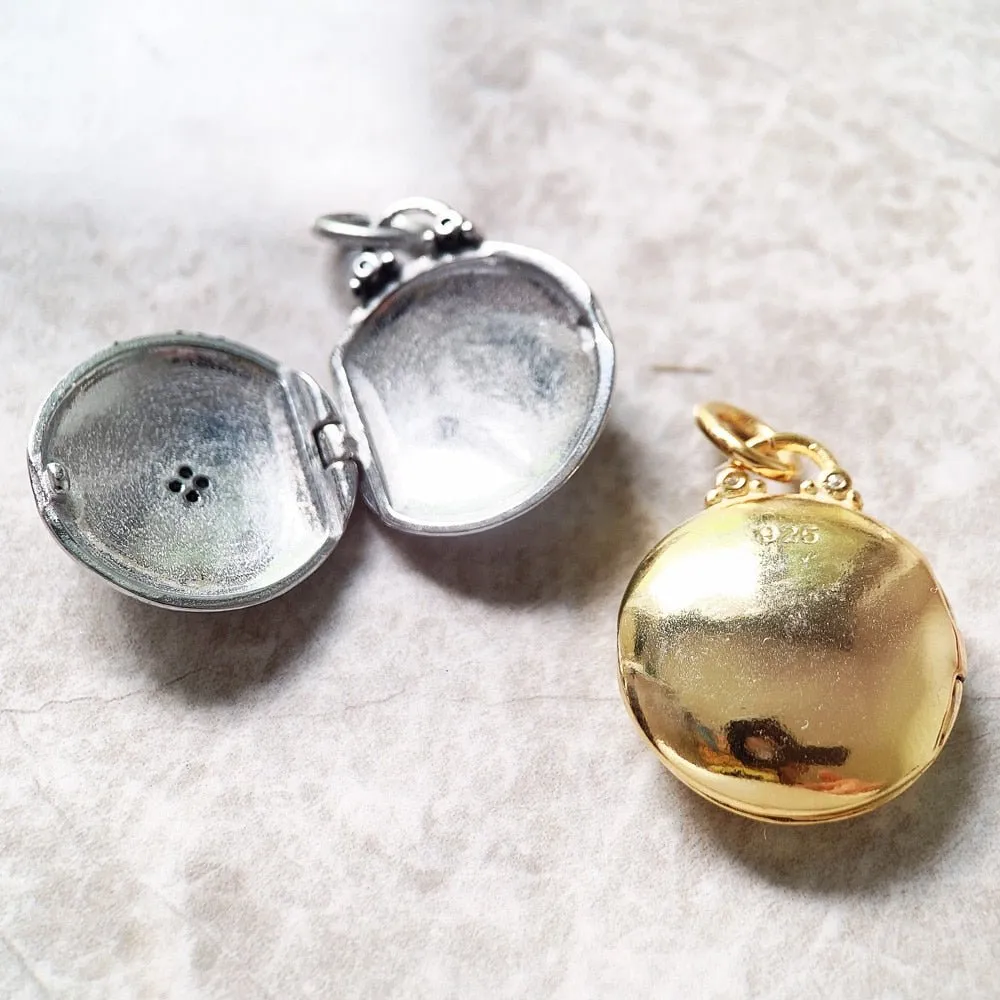 Round Punk Medallion with Star Locket Necklace