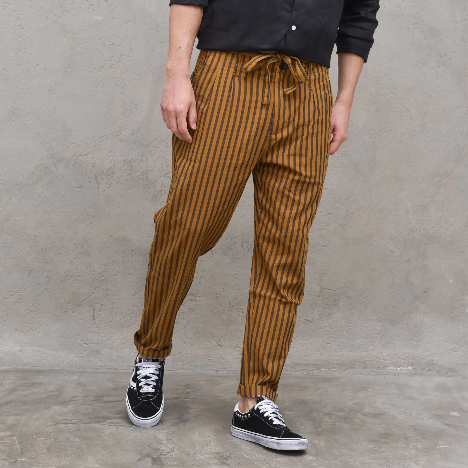 Seasonal Fit - Pleated Striped Beach Chino