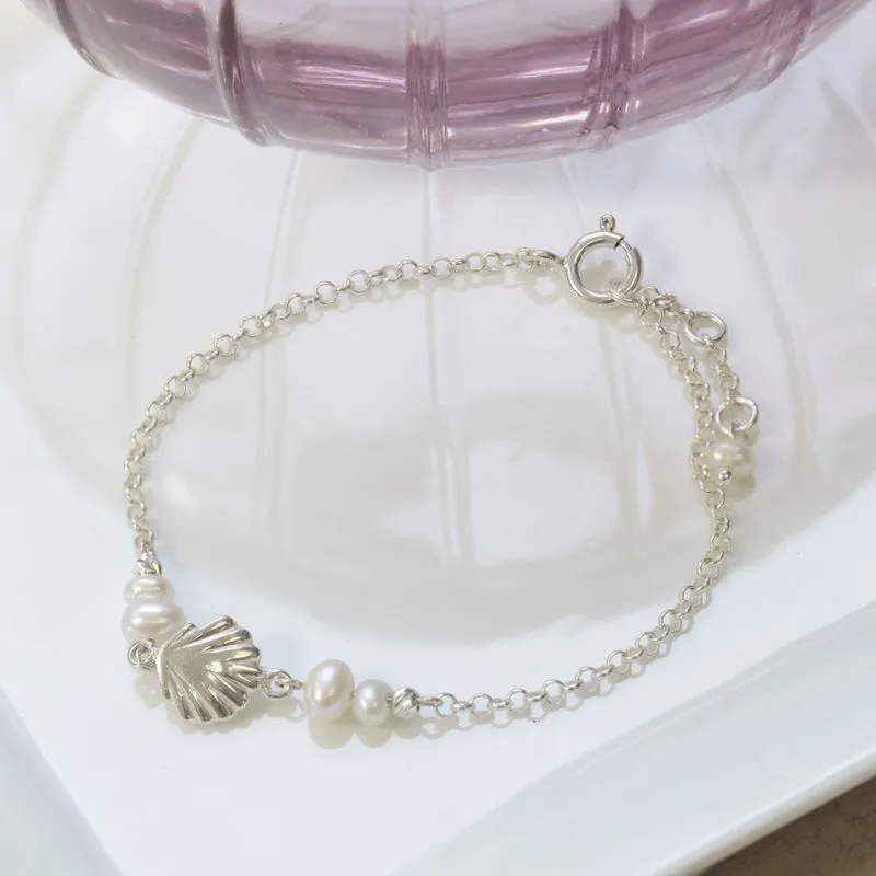Silver Seashell Beaded Bracelet with White Pearls
