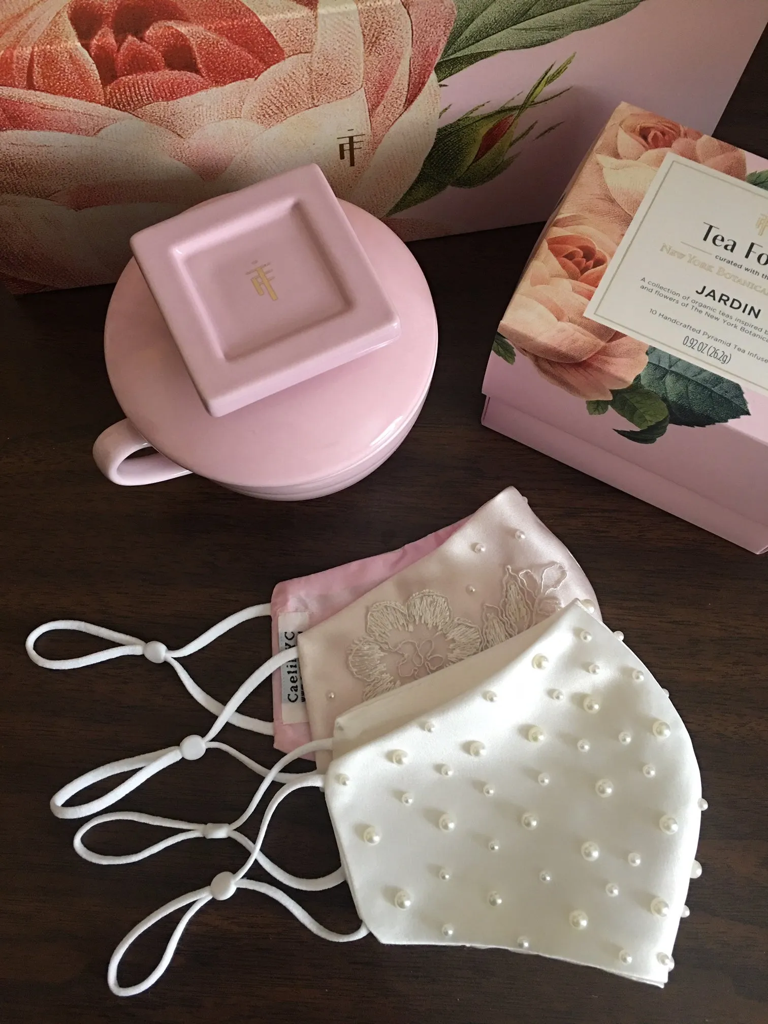 Skenna Pearls Bridal Face Mask