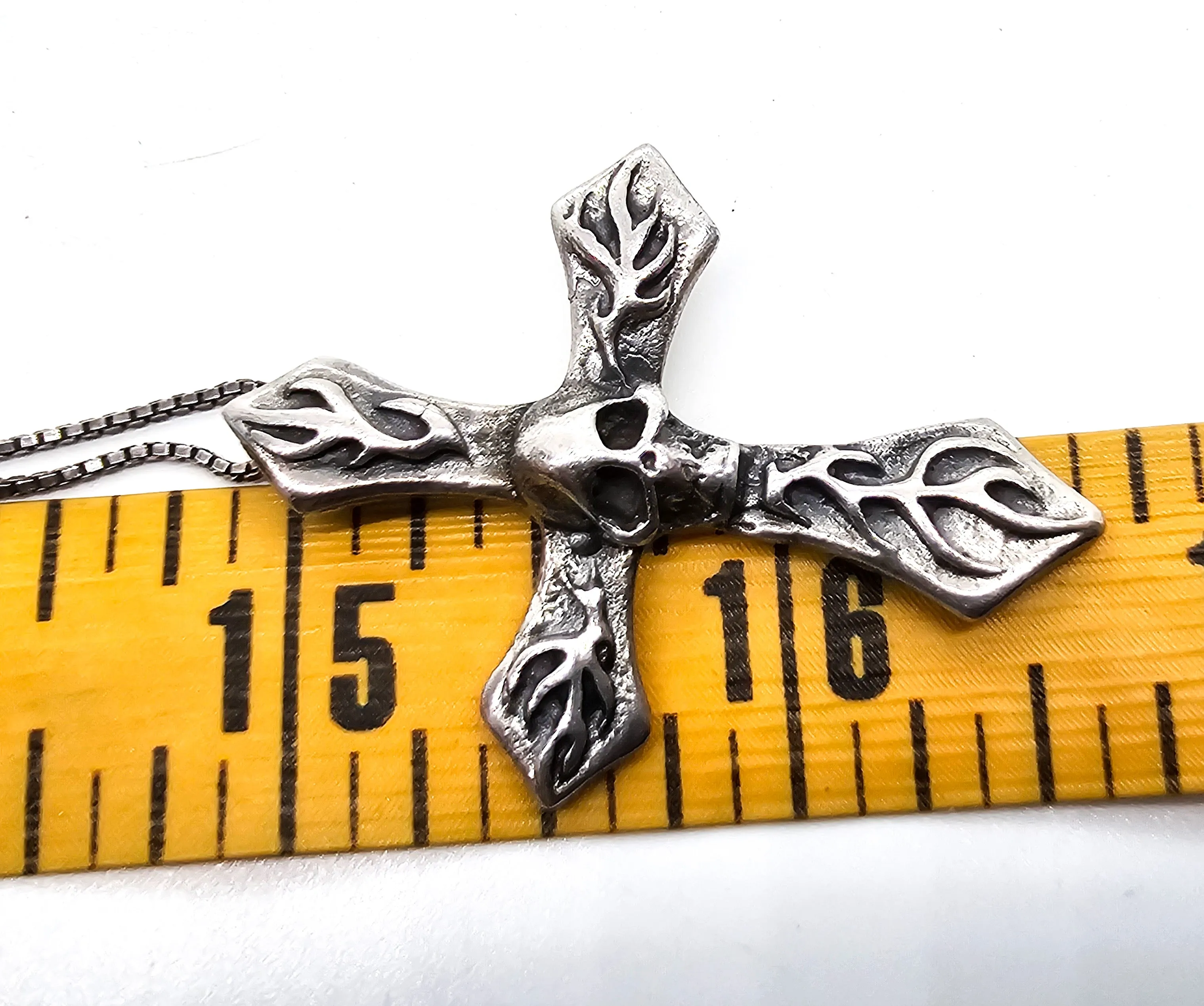 Skull and Cross vintage Gothic Biker 1990's sterling silver pendant necklace