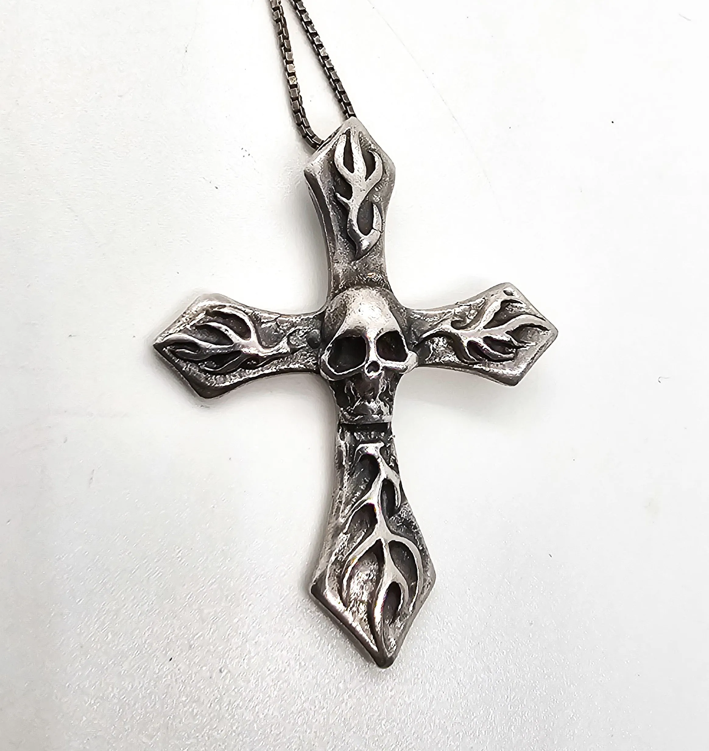 Skull and Cross vintage Gothic Biker 1990's sterling silver pendant necklace