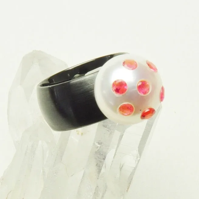 Spinel Constellation Pearl on a Zirconia Ceramic Band