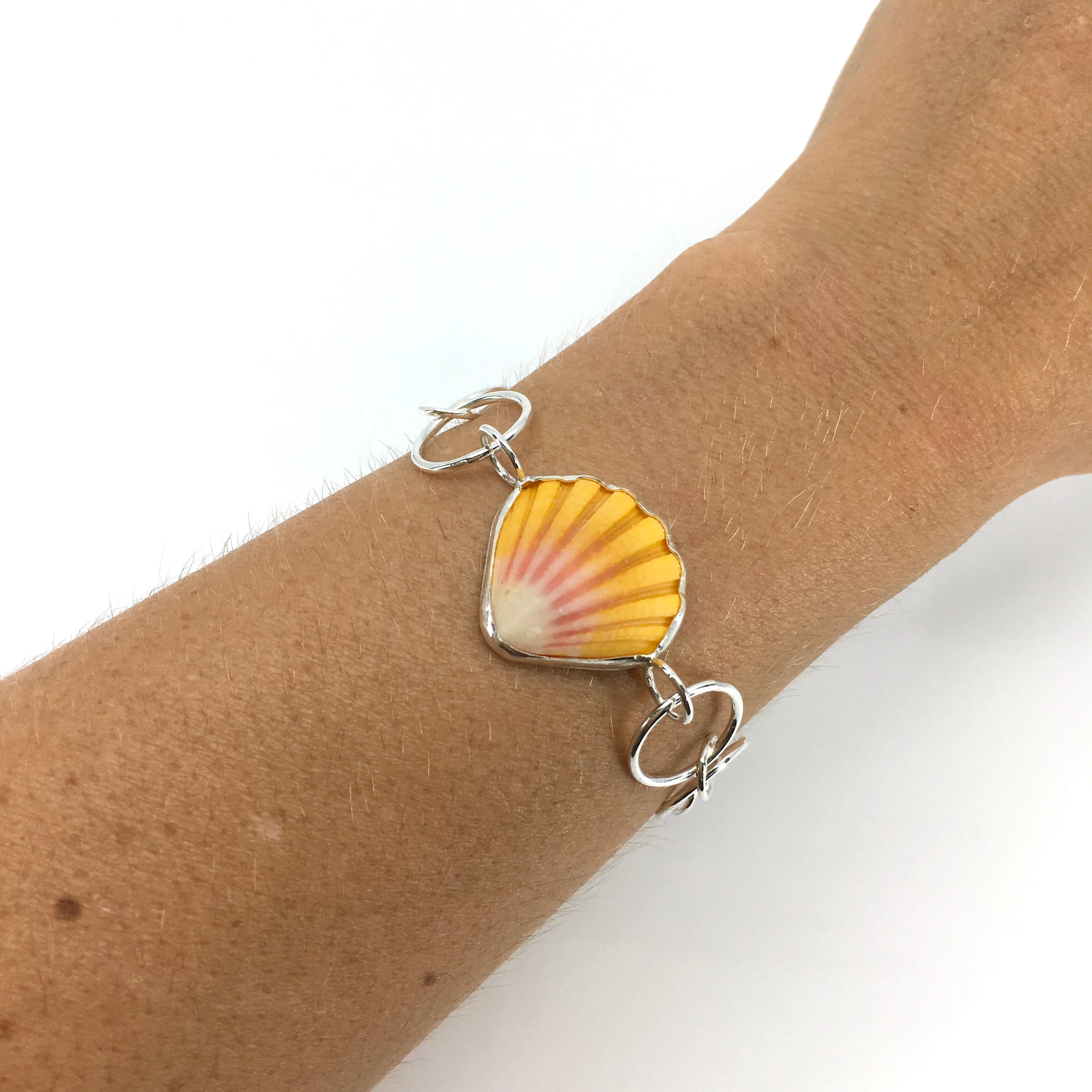Sunrise Shell Circle Chain Bracelet