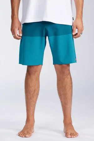 Tribong Airlite Boardies