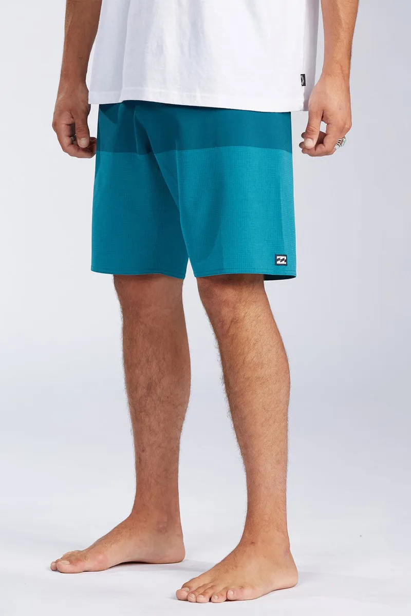 Tribong Airlite Boardies